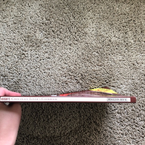 Hershey's Chocolate Lovers vintage cookbook - Picture 3 of 5